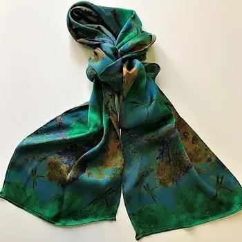A Nina J. scarf